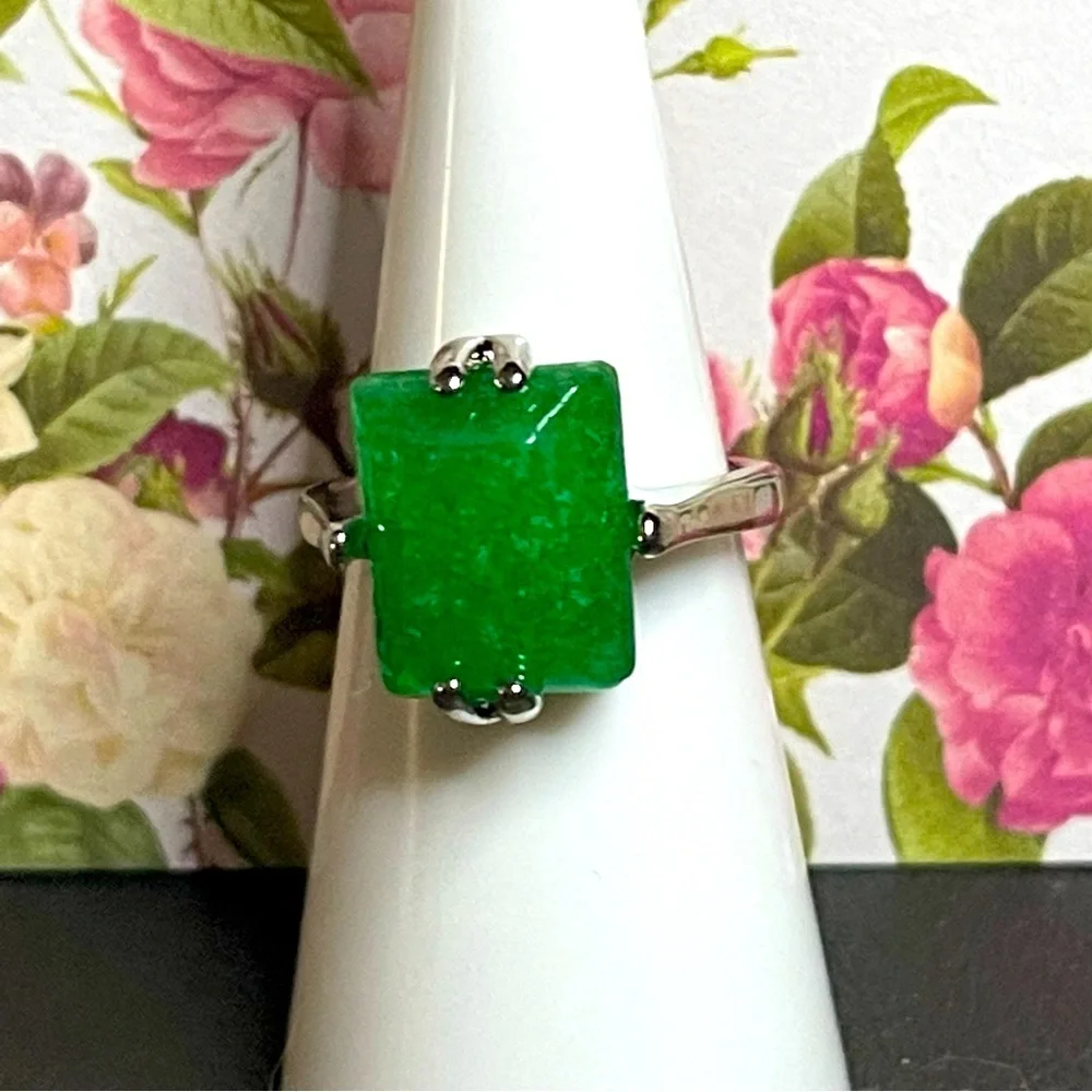 New Handmade Rare Natural Green Jadeite Rectangular Stone Sterling Silver Ring
